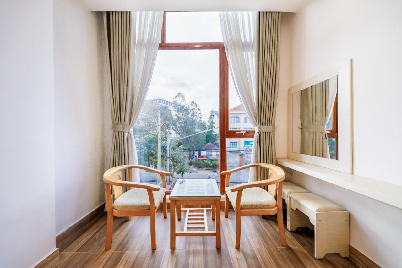 Golden Bee Hotel Da Lat Exterior photo